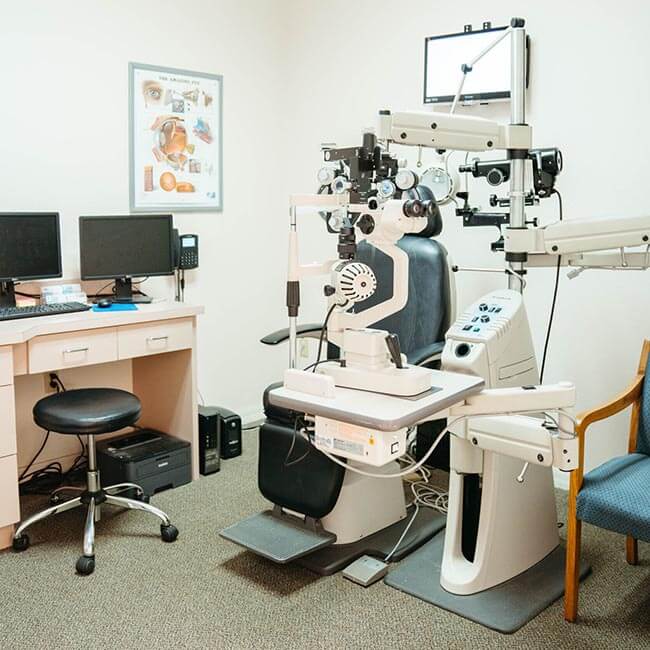 Dr. Randich clinic room of True Eye Experts