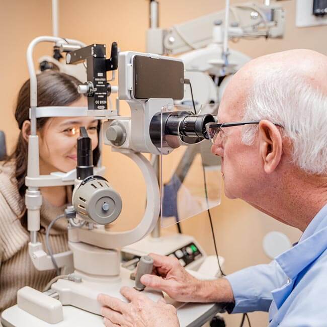 Dr. Tucker examine girl eyes at True Eye Experts