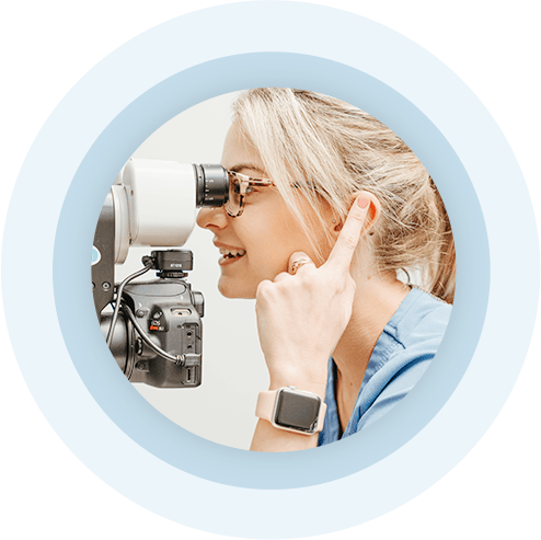 doctor perform eye exams at True Eye Experts